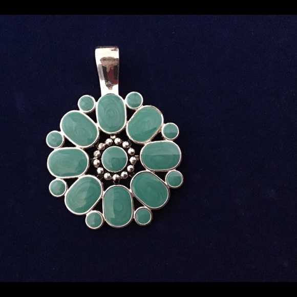 Premier Designs Enhancer - Picture 5 of 8